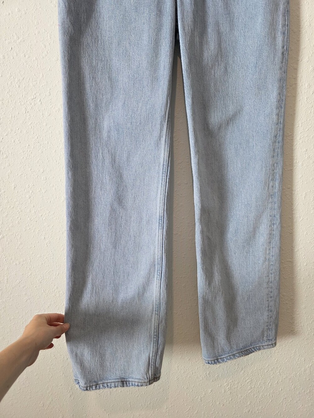 Abercrombie Light Wash 90s Relaxed High Rise Jeans 28/6 - Picture 4 of 7